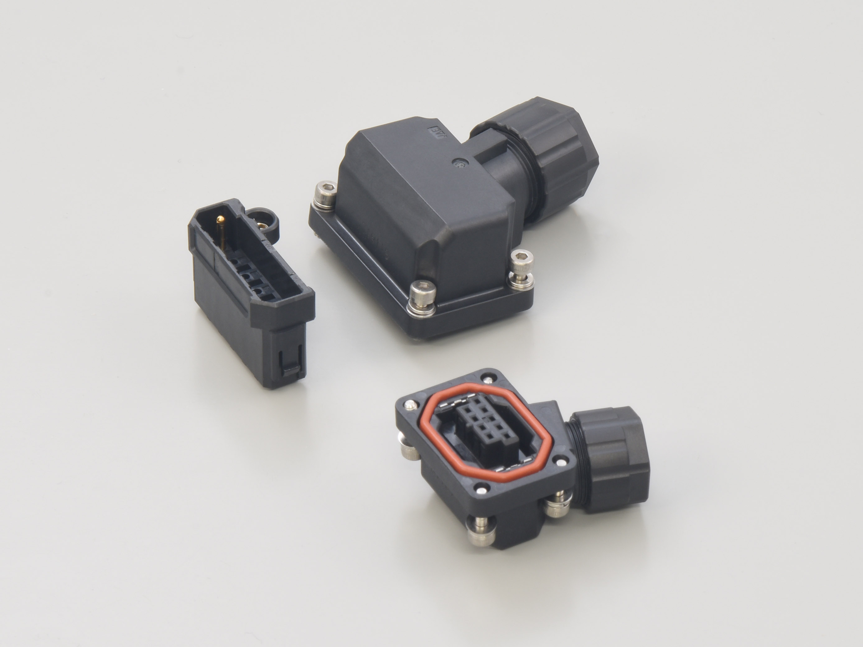 All-Plastic and Low-Profile Waterproof Industrial Connector