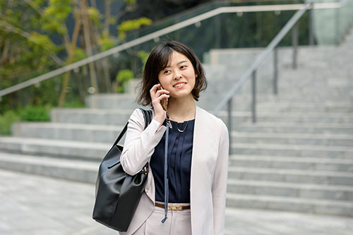 仕事中の営業担当