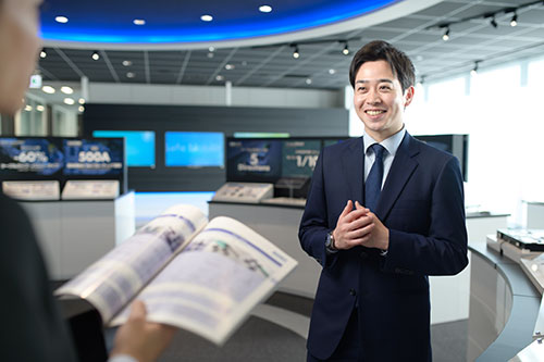 仕事中の営業担当
