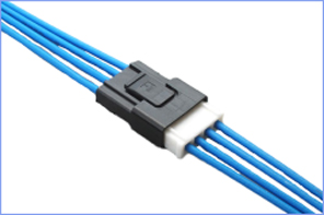 写真：Cable to Cable Connectors