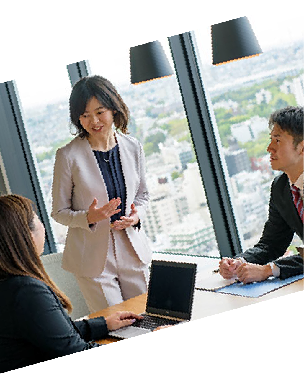 現在の仕事内容を教えてください